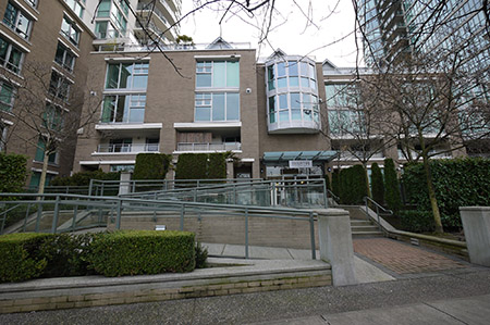 1805-4178 Dawson Street, Burnaby
