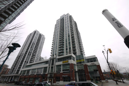 1910-3007 Glen Drive, Coquitlam BC